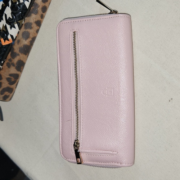 Wallets - Picture 8 of 13